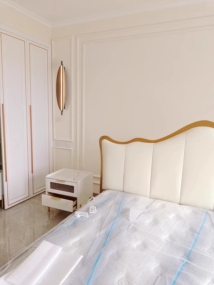 Modern Creative Metal Leaf Wall Light